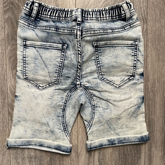 Boys bundle of shorts - Picture 7 of 11